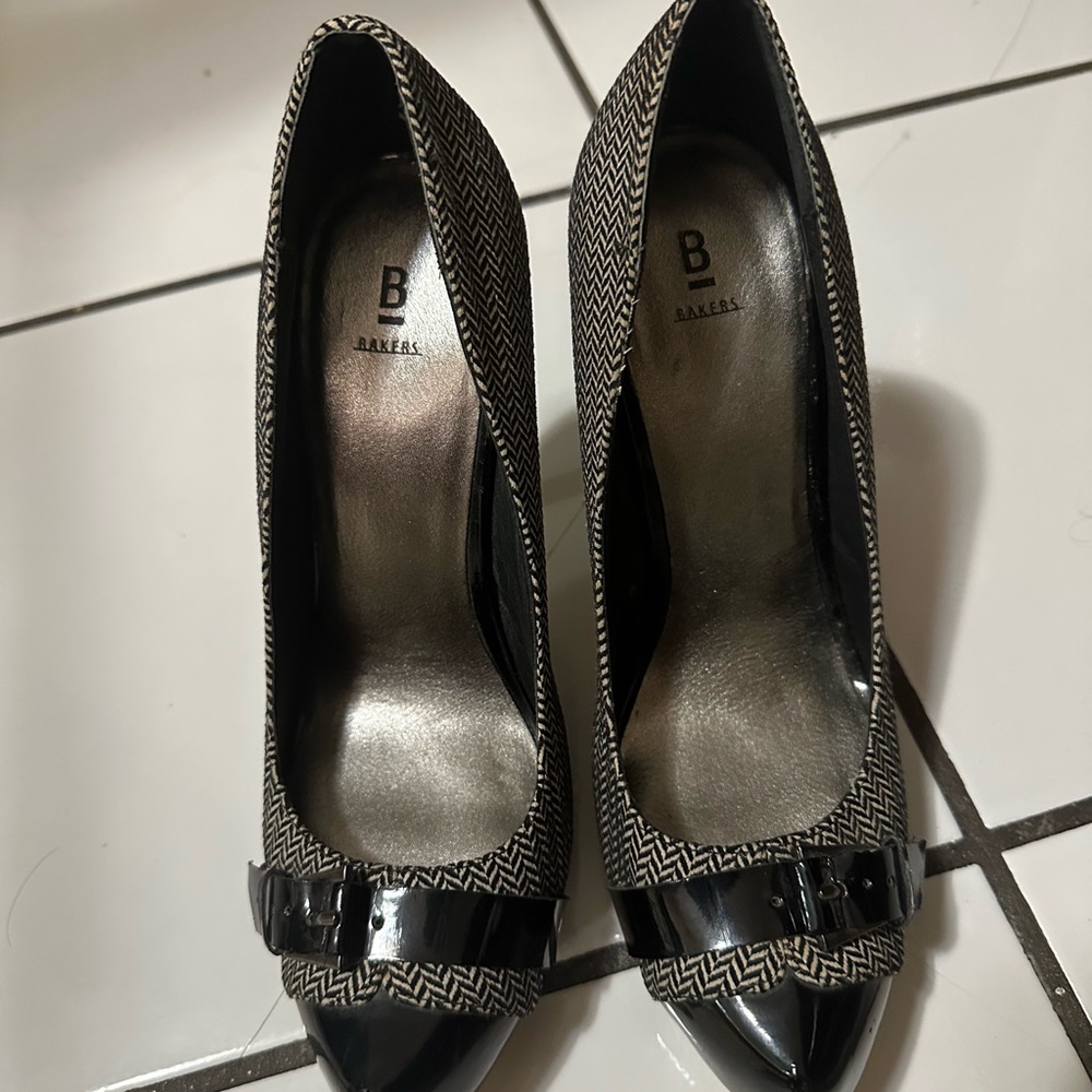 BAKERS , 7.5 , used , great conditions .
